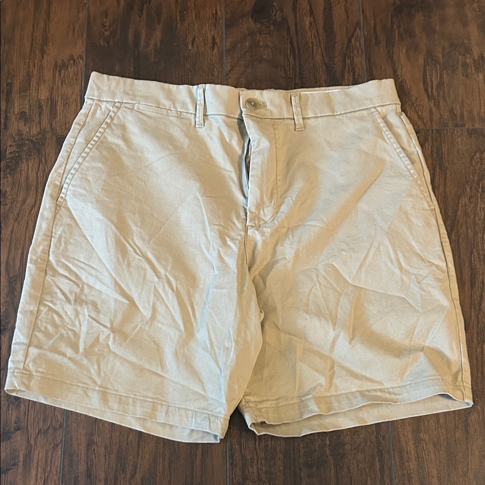 GAP Men's Light Tan Flat-Front Shorts